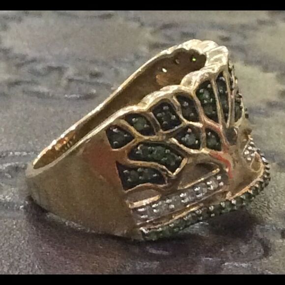 Gorgeous and unique Tree of Life ring . Size 9 .Half ctw green & white diamonds - Picture 3 of 8